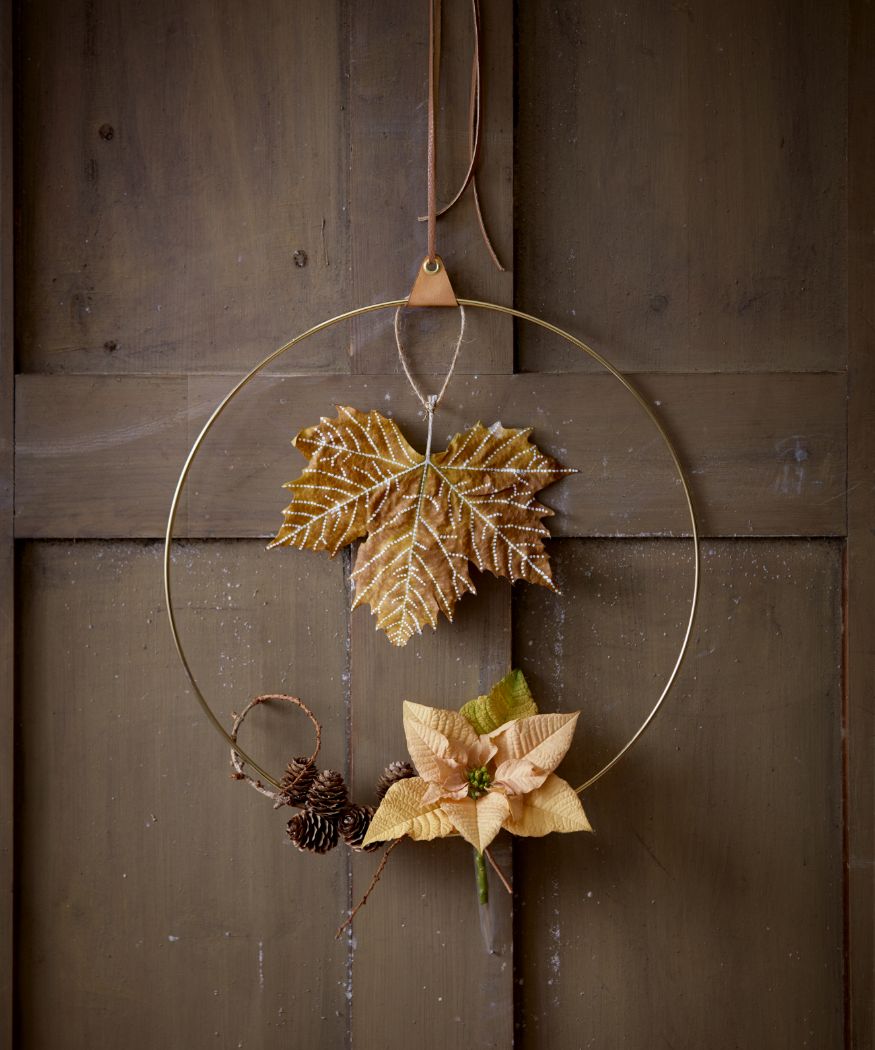 2020-poinsettia-04000-country-christmas-charm-27
