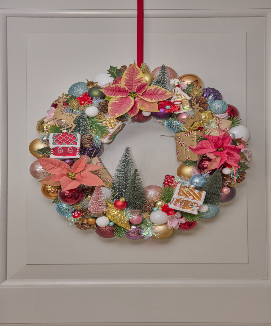 2025_Poinsettia_02000_Christmas_Comes_Out_to_Play_03
