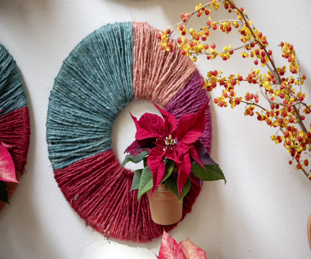 2025_Poinsettia_05110_DIY_Mexican_Twine_Wall_Deco_05