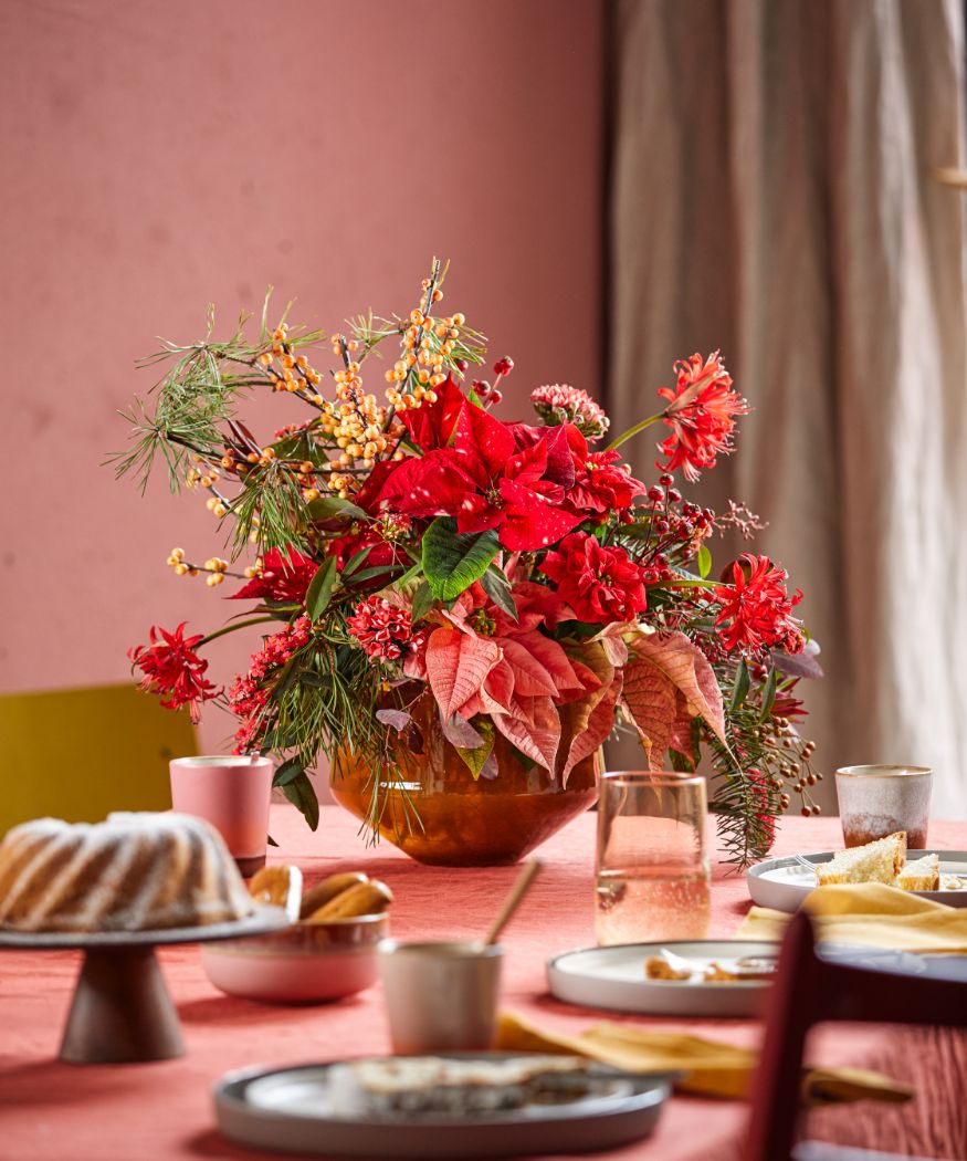 2024_Poinsettia_05000_Earth_toned_Tablescapes_01