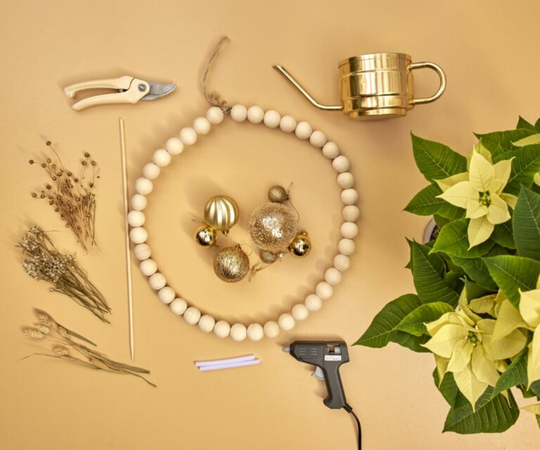 2024_Poinsettia_01110_DIY_Bead_Wreath_Gold_Accents_01-768x640