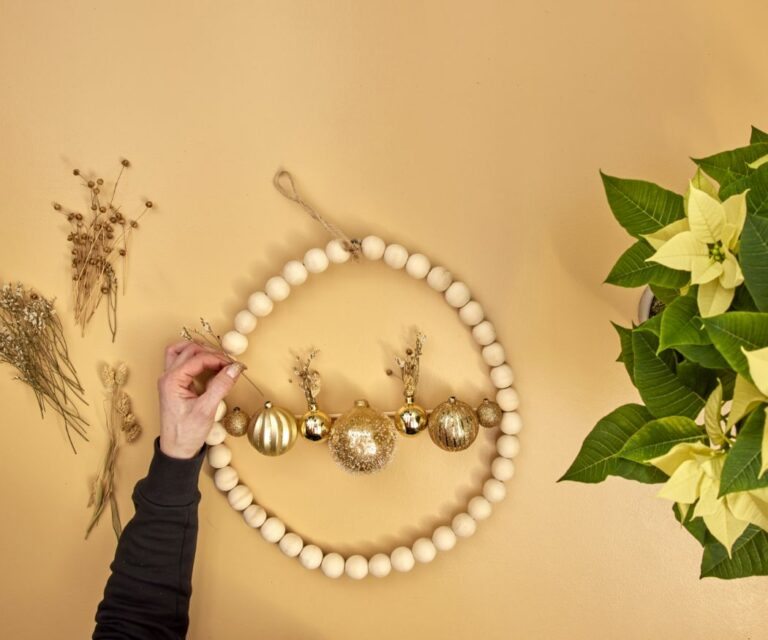 2024_Poinsettia_01110_DIY_Bead_Wreath_Gold_Accents_04-768x640