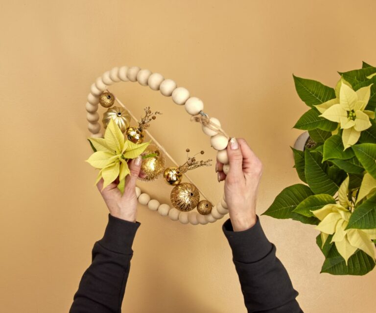 2024_Poinsettia_01110_DIY_Bead_Wreath_Gold_Accents_06-768x640