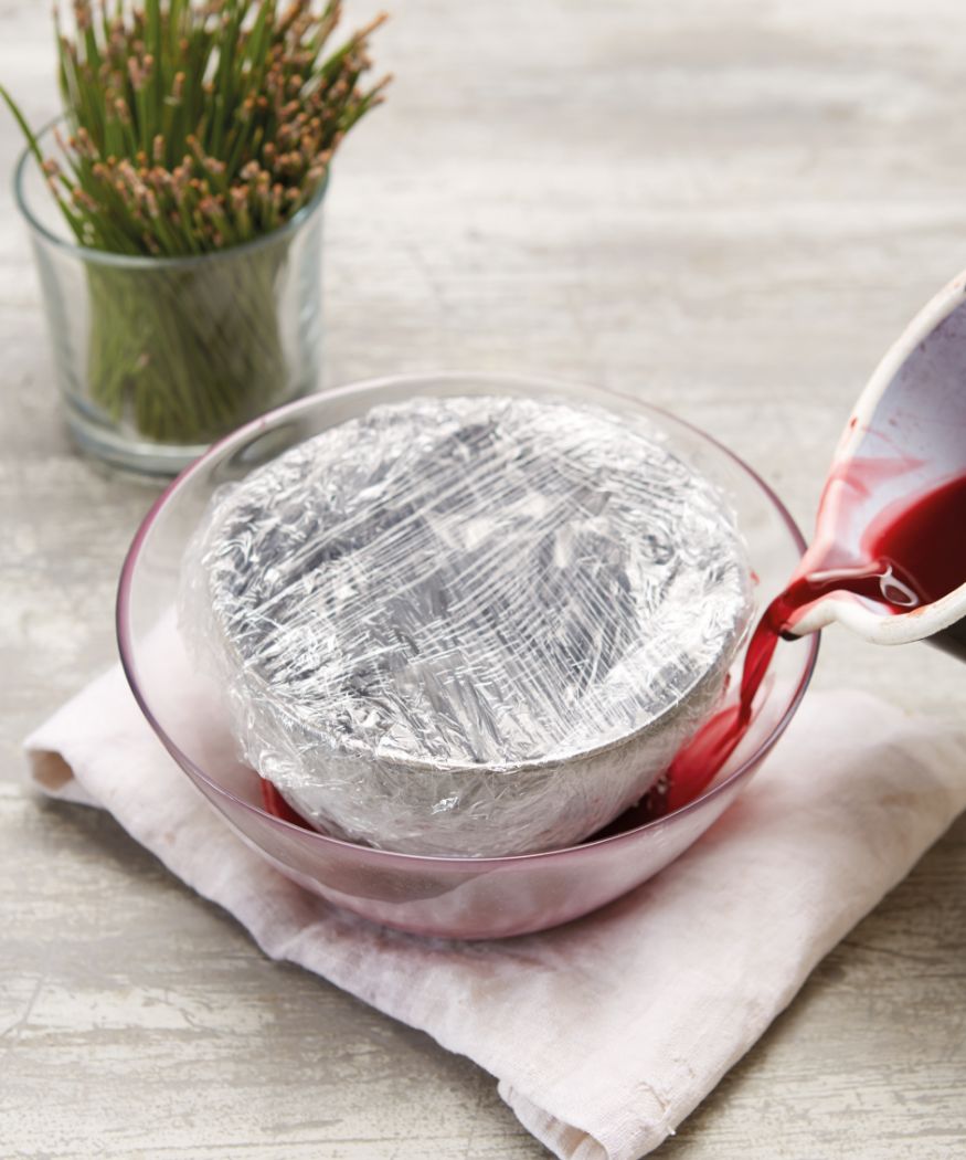 2018_poinsettia_0250_DIY_Melted_Candles_Bowl_05