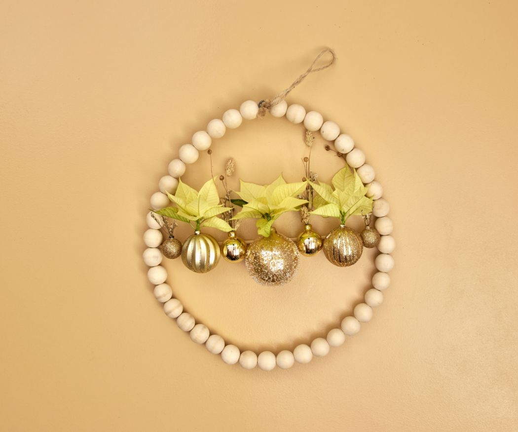 2024_Poinsettia_01110_DIY_Bead_Wreath_Gold_Accents_07